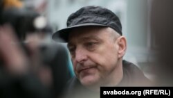 Мікалай Аўтуховіч у першыя хвіліны, як выйшаў на свабоду