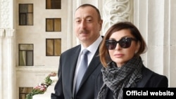 Azerbaijan -- Azerbaijani President Ilham Aliyev and his wife Mehriban visit administrative building of Azerbaijani Railways, Baku, February 10, 2017 